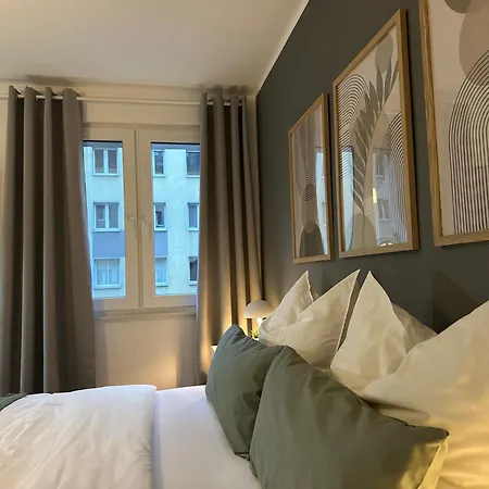 Grosszuegiges Am Limbecker Platz Mit Cafes, Anbindung & Netflix Essen