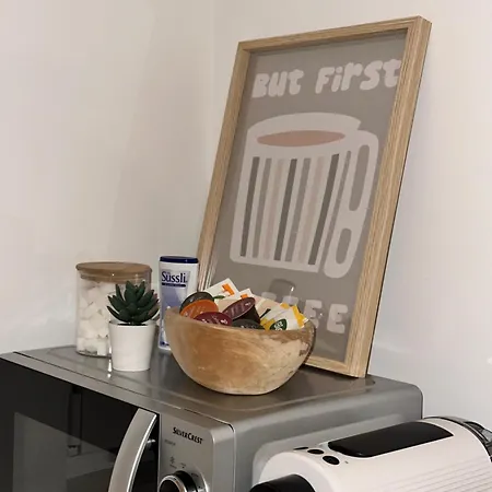 Grosszuegiges Am Limbecker Platz Mit Cafes, Anbindung & Netflix * Essen