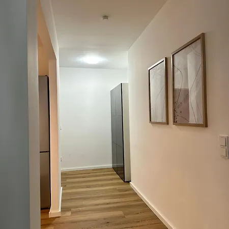 Grosszuegiges Am Limbecker Platz Mit Cafes, Anbindung & Netflix