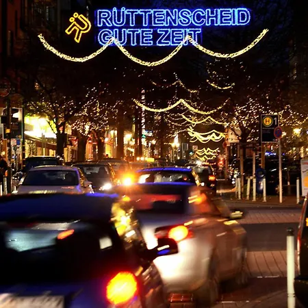 Grosszuegiges Am Limbecker Platz Mit Cafes, Anbindung & Netflix Essen