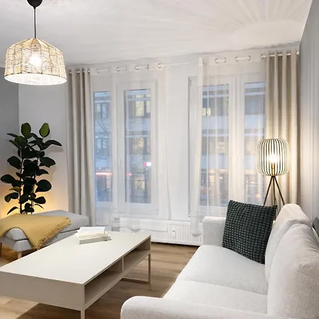 Grosszuegiges Am Limbecker Platz Mit Cafes, Anbindung & Netflix * Essen