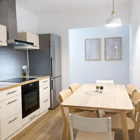 Großzügiges Am Limbecker Platz Mit Cafés, Anbindung&netflix Appartement *