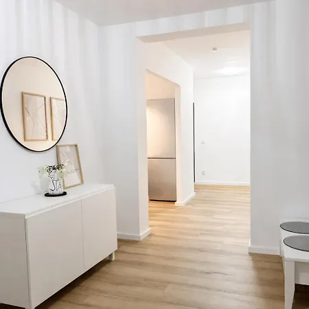 Grosszuegiges Am Limbecker Platz Mit Cafes, Anbindung & Netflix Apartment