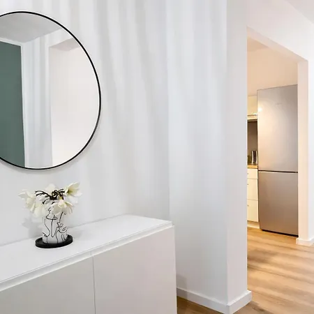 Grosszuegiges Am Limbecker Platz Mit Cafes, Anbindung & Netflix * Essen